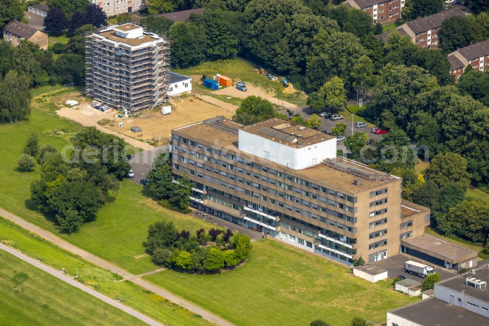 Aerial image Duisburg - Hospital grounds of the rehabilitation center in Duisburg in the state North Rhine-Westphalia