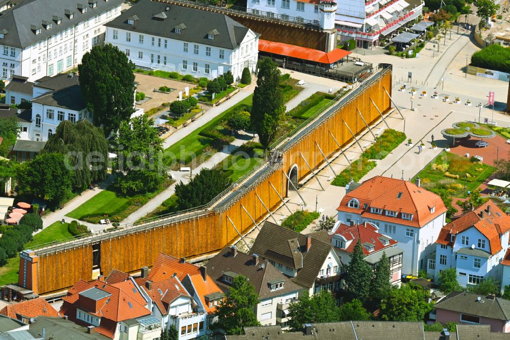 Bad Salzuflen from the bird's eye view: Hospital grounds of the rehabilitation center Salinenklinik Bad Salzuflen on Salinenstrasse in the district Werl in Bad Salzuflen in the state North Rhine-Westphalia, Germany