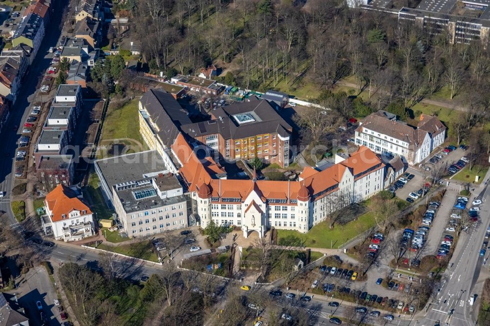 Gelsenkirchen from the bird's eye view: Clinic grounds of the Sankt Marien-Hospital Gelsenkirchen-Buer on Muehlenstrasse in the Gelsenkirchen-Buer district in Gelsenkirchen in the Ruhr area in the state of North Rhine-Westphalia