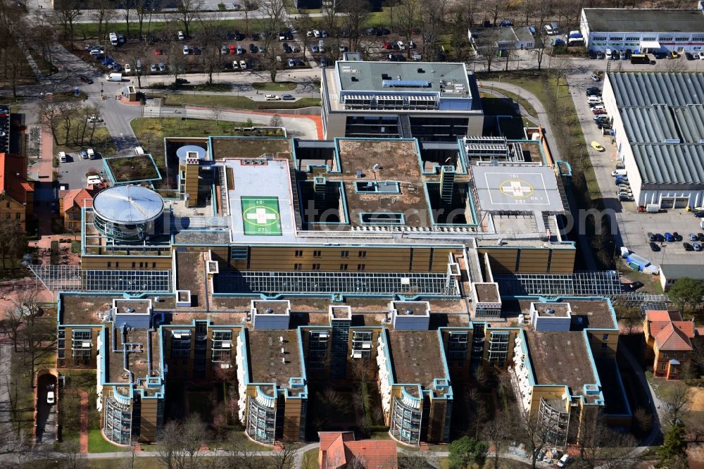 Aerial image Berlin - Hospital grounds of the Clinic for urology and neuro-urology in the Warener Strasse in Berlin