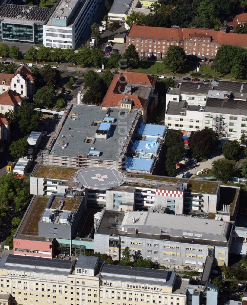 Aerial photograph Dresden - Hospital grounds of the Universitaetsklinikum Carl Gustav Carus with the surgical centre in Dresden in the state Saxony