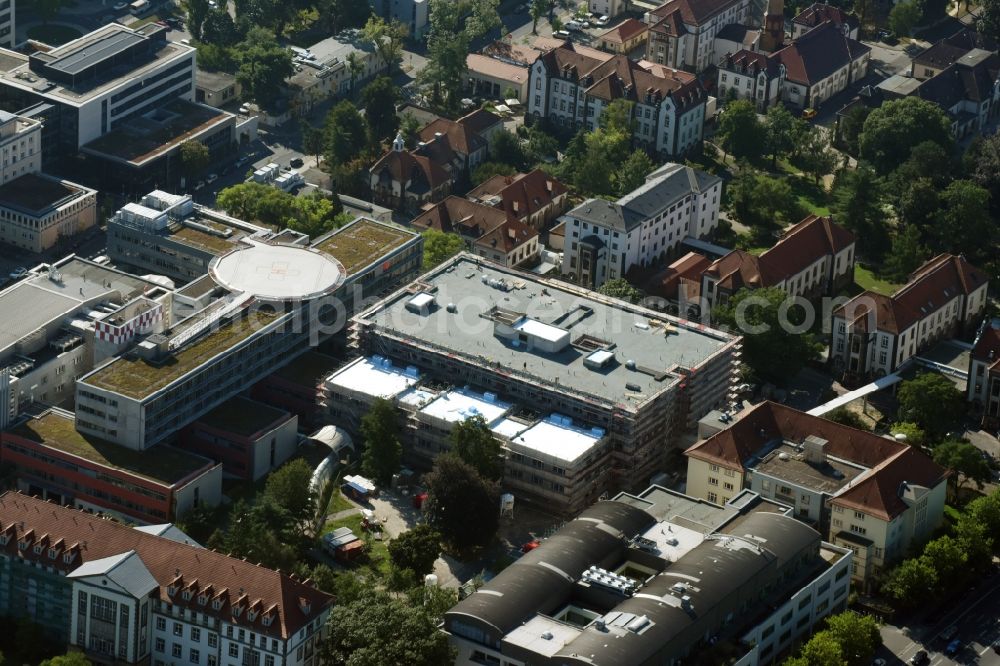 Dresden from the bird's eye view: Hospital grounds of the Universitaetsklinikum Carl Gustav Carus with the surgical centre in Dresden in the state Saxony