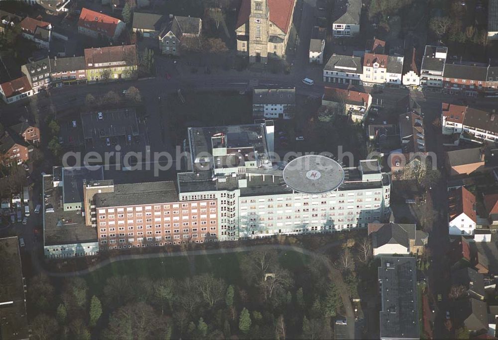 Ibbenbüren from the bird's eye view: 09.12.2004 Ibbenbüren, Blick auf das Klinikum Ibbenbüren. Klinikum Ibbenbüren gGmbH, Medizin - Pflege - Seelsorge, Große Straße 41, 49477 Ibbenbüren, Postfach 1261, 49462 Ibbenbüren, Tel. 05451 / 52-0, Fax 05451 / 52-5051, E-Mail: info@klinikum-ibbenbueren.de, R.Rosing