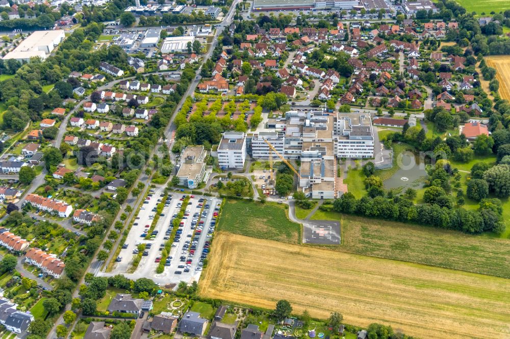 Soest from above - Wintry snow-covered Klinikum Stadt Soest on Senator-Schwartz-Ring in Soest in the state North Rhine-Westphalia, Germany