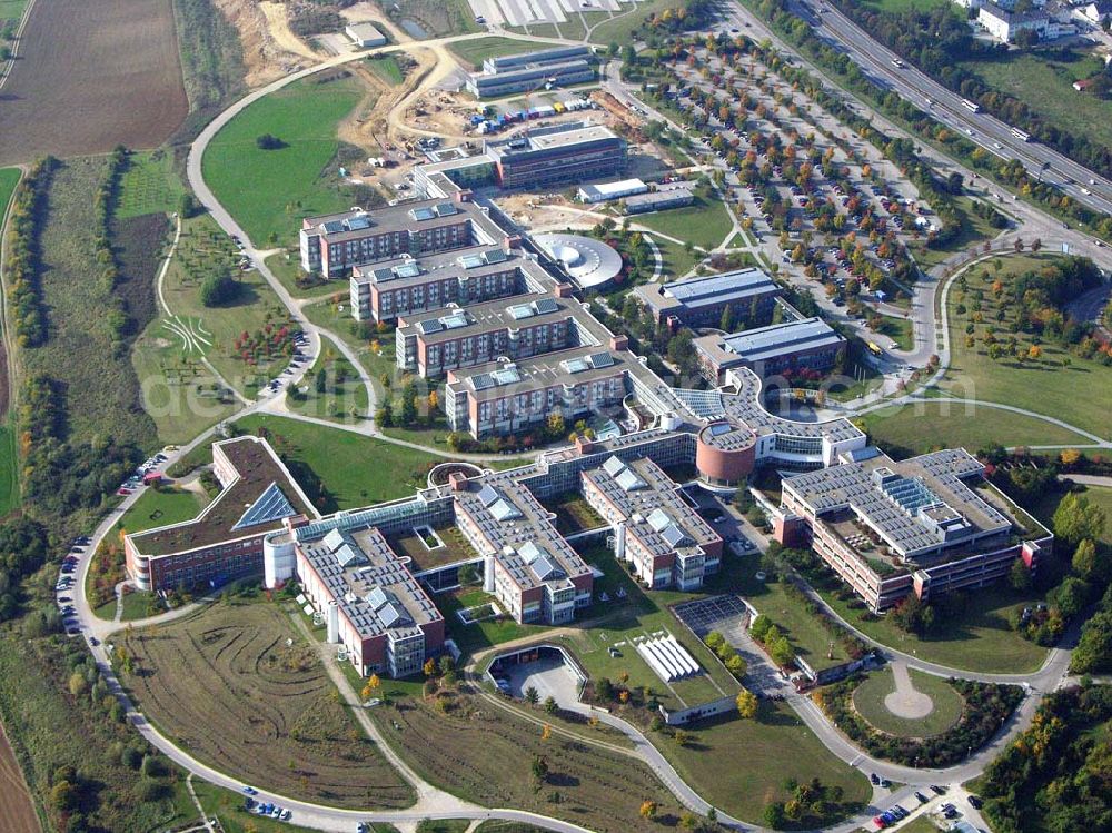 Aerial image Regensburg / Bayern - Das Universitätsklinikum Regensburg stellt die medizinische Versorgung der Menschen in der nordostbayerischen Region Oberpfalz und Niederbayern sicher. Gleichzeitig dient das Klinikum der Lehre und Forschung an der Medizinischen Fakultät der Universität Regensburg. Postanschrift: Klinikum der Universität Regensburg; D-93042 Regensburg; Hausanschrift: Klinikum der Universität Regensburg; Franz-Josef-Strauss-Allee 11; D-93053 Regensburg ; Tel.: 0941 / 944 - 0