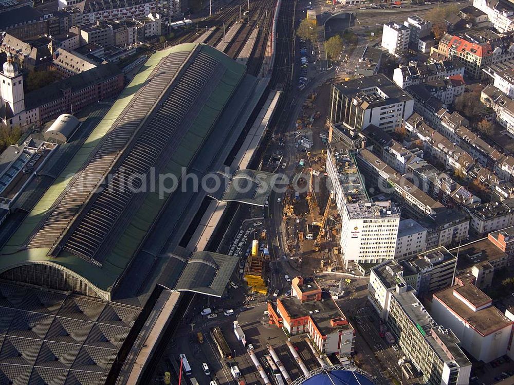 Aerial image Köln - 24.11.2004 Köln, Blick auf die Erweiterungsbaustelle der Köln Arcaden am Kölner Hauptbahnhof.