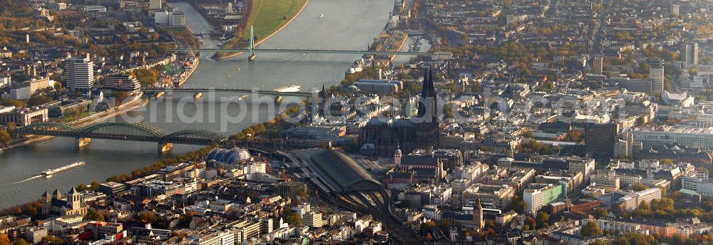 Köln from above - Blick auf den Kölner Dom, Hohe Domkirche St. Peter und Maria, in der Kölner Innenstadt am Hauptbahnhof. Der Kölner Dom ist eine römisch-katholische Kirche im gotischen Baustil in Köln und die Kathedrale des Erzbistums Köln. Er ist das zweithöchste Kirchengebäude Europas und das dritthöchste der Welt. View of the Cologne Cathedral in the center of Cologne, near central station. The Cologne Cathedral is a Roman Catholic church in the Gothic style in Cologne and the Cathedral of the Archdiocese of Cologne. It is the second highest church building in Europe and the third highest in the world.