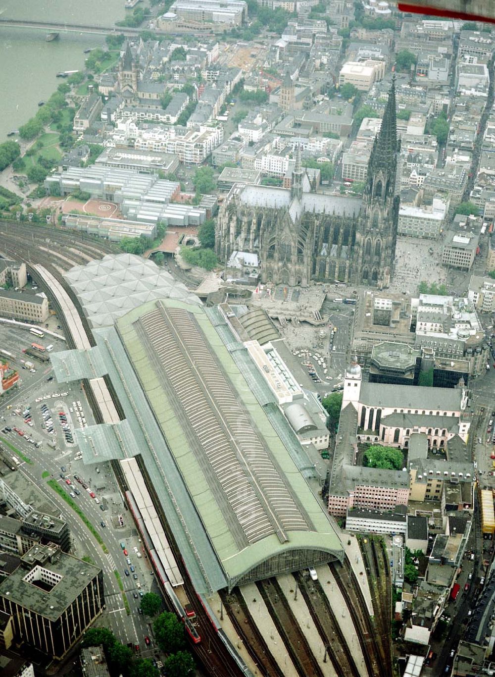 Aerial photograph Köln - Kölner Dom mit Hauptbahnhof.