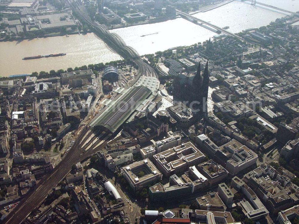 Aerial image Köln - Stadansicht von Köln mit Blick auf Kölner Dom, Hauptbahnhof und Musical-Dome.