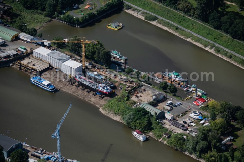 Aerial image Köln - Ship's hull of Koelner Schiffswerft Deutz GmbH & Co.KG in dry dock on the rhine river shipyard site in the district Muelheim in Cologne in the state North Rhine-Westphalia, Germany