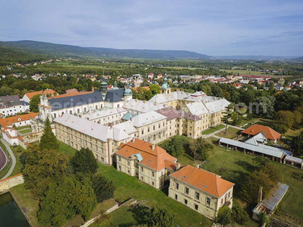 Osek - Ossegg from the bird's eye view: Building complex of the monastery Abbatia BMV de Osseco and former Cistercian abbey on Rooseveltova Street in Osek - Ossegg in Ustecky kraj - Aussiger Region, Czech Republic