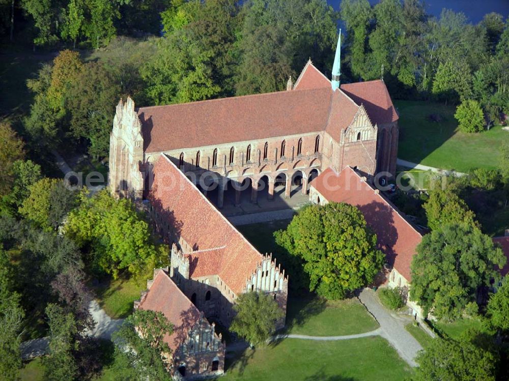 Chorin from above - 13.10.2004 Blick auf das Kloster Chorin. Das Kloster entstand ca. zwischen 1270 und 1300 und liegt in einer reizvollen Waldlandschaft. Klosterverwaltung: Amt Chorin 11 16230 Chorin Tel.: 033366- 70377 Fax: 033366-70378 Öffnungszeiten: April- Oktober 9-19 Uhr, Nov.- März 9-16 Uhr