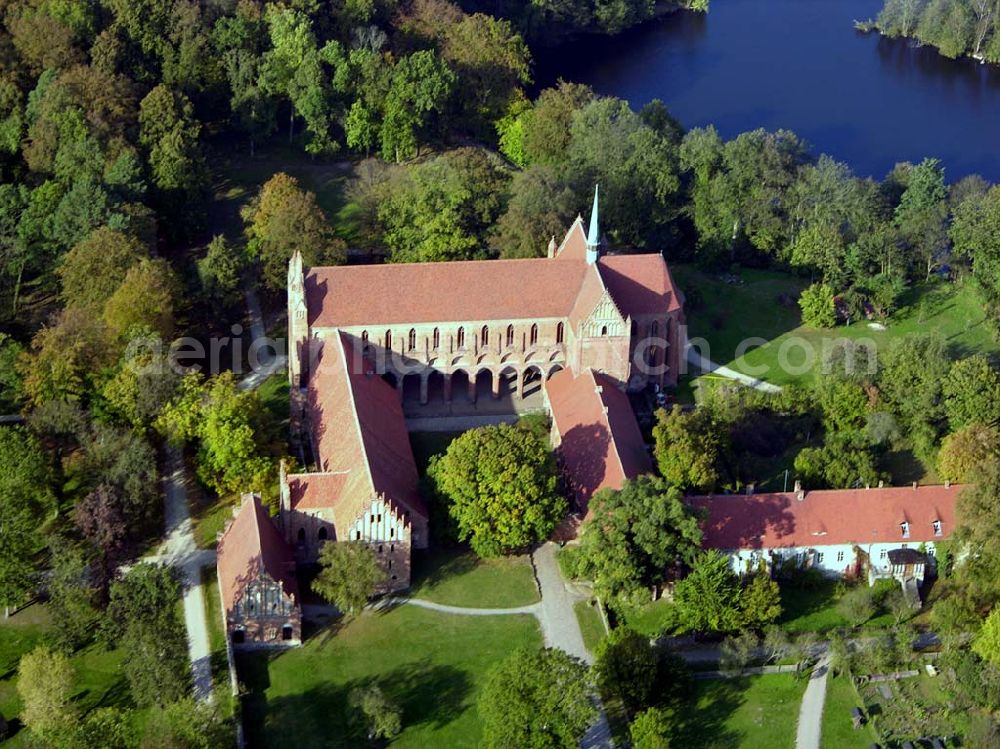 Chorin from the bird's eye view: 13.10.2004 Blick auf das Kloster Chorin. Das Kloster entstand ca. zwischen 1270 und 1300 und liegt in einer reizvollen Waldlandschaft. Klosterverwaltung: Amt Chorin 11 16230 Chorin Tel.: 033366- 70377 Fax: 033366-70378 Öffnungszeiten: April- Oktober 9-19 Uhr, Nov.- März 9-16 Uhr