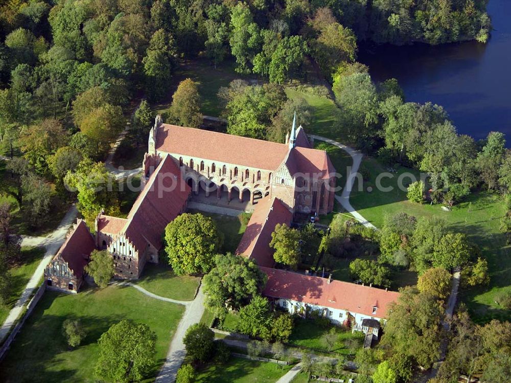 Aerial image Chorin - 13.10.2004 Blick auf das Kloster Chorin. Das Kloster entstand ca. zwischen 1270 und 1300 und liegt in einer reizvollen Waldlandschaft. Klosterverwaltung: Amt Chorin 11 16230 Chorin Tel.: 033366- 70377 Fax: 033366-70378 Öffnungszeiten: April- Oktober 9-19 Uhr, Nov.- März 9-16 Uhr