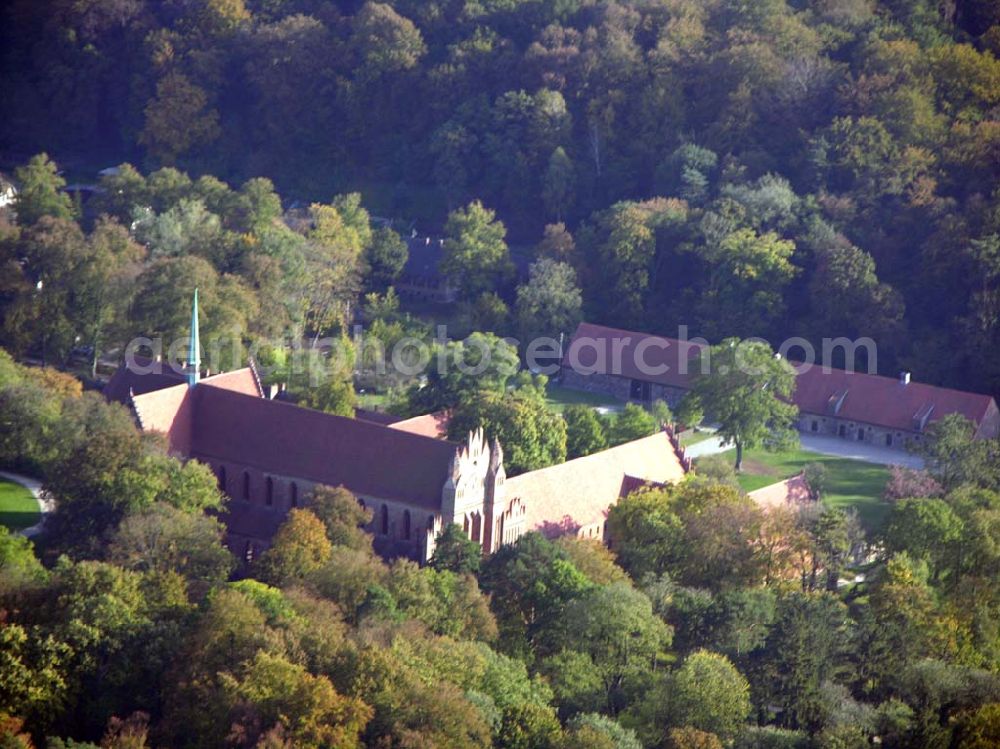 Aerial image Chorin - 13.10.2004 Blick auf das Kloster Chorin. Das Kloster entstand ca. zwischen 1270 und 1300 und liegt in einer reizvollen Waldlandschaft. Klosterverwaltung: Amt Chorin 11 16230 Chorin Tel.: 033366- 70377 Fax: 033366-70378 Öffnungszeiten: April- Oktober 9-19 Uhr, Nov.- März 9-16 Uhr