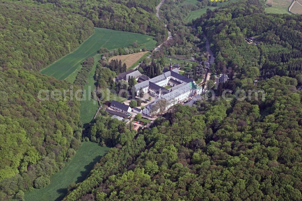 Aerial photograph Eltville - Das ehemalige Zisterzienserkloster Eberbach bei Eltville. Das Kloster wurde 1136 von Bernhard von Clairvaux gegründet und diente in der Neuzeit als Gefängnis oder Klinik. Hier wurde der Film Der Name der Rose zum großen Teil gedreht. The former Cistercian monastery of Eberbach in Eltville. The monastery was founded in 1136 by Bernard of Clairvaux and served in modern times as a prison or hospital. The film The Name of the Rose was shot here.