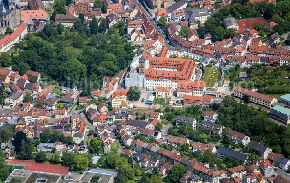 Aerial image Bamberg - Complex of buildings of the monastery Karmelitenkirche St. Maria and St. Theodor on place Karmelitenplatz in the district Altstadt in Bamberg in the state Bavaria, Germany