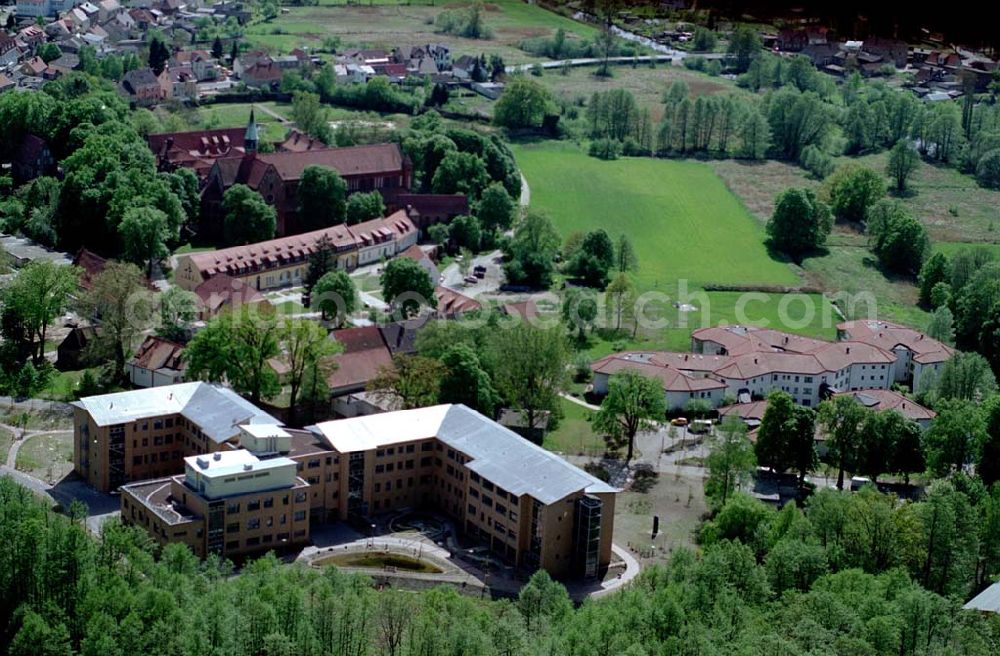 Aerial image Lehnin/Brandenburg - Kloster Lehnin mit dem Erweiterungsbauten und Gästehaus. Datum: 05.05.03 Postanschrift: Luise-Henrietten-Sift, Klosterkirchplatz 17, 14797 Lehnin, Tel.: 03382-768810