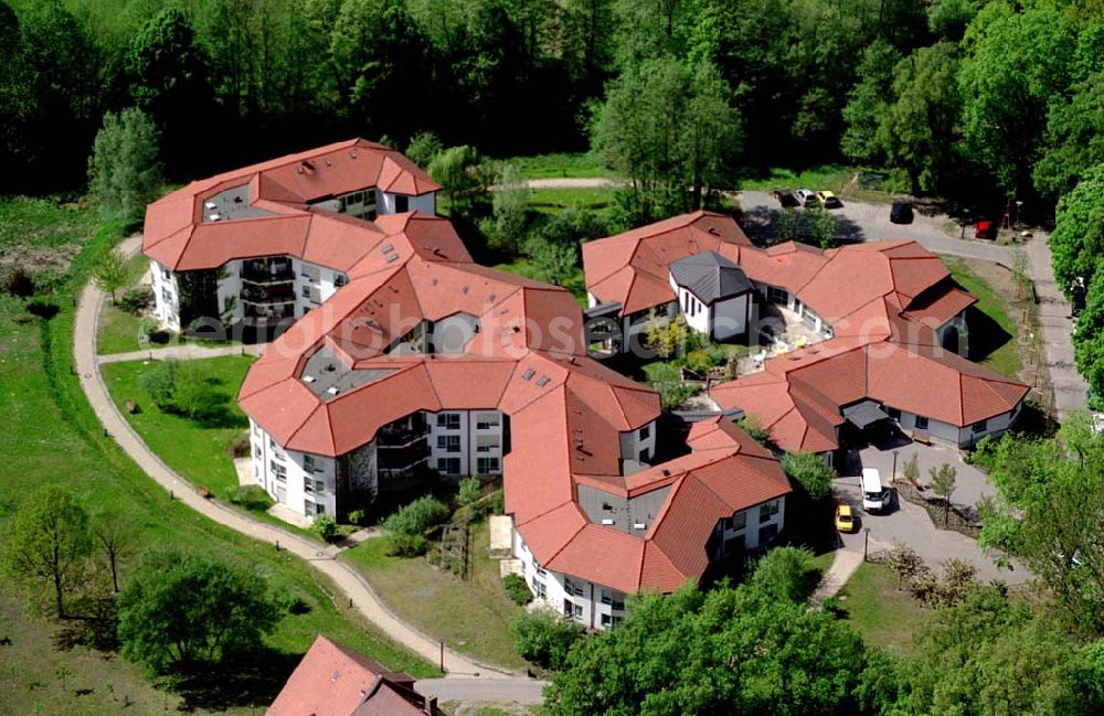 Aerial photograph Lehnin/Brandenburg - Kloster Lehnin mit dem Erweiterungsbauten und Gästehaus. Datum: 05.05.03 Postanschrift: Luise-Henrietten-Sift, Klosterkirchplatz 17, 14797 Lehnin, Tel.: 03382-768810