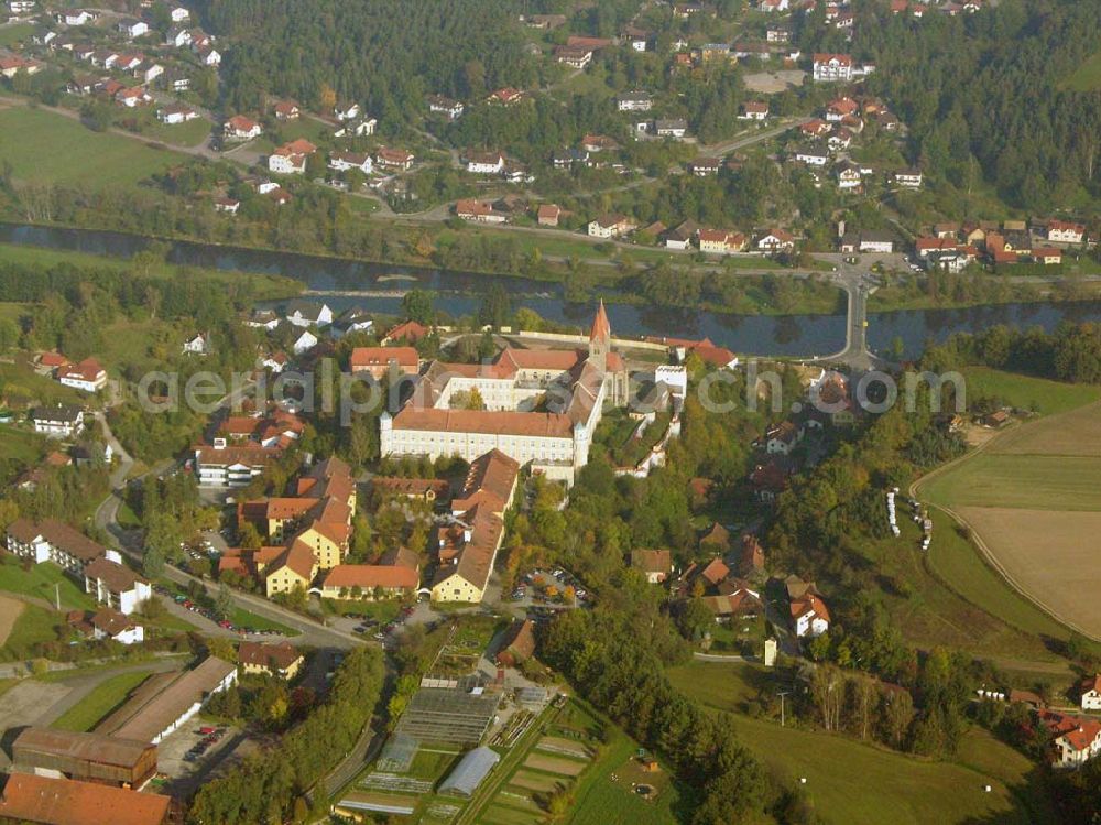 Aerial photograph Reichenbach - Das Kloster Reichenbach ist ein Kloster der Barmherzigen Brüder in Reichenbach am Regen/Reichenbach in Bayern. Eustachius-Kugler-Str. 2, D-93189 Reichenbach, Telefon: 09 46 4 / 10 - 0 Telefax: 09 46 4 / 10 - 11 7, E-Mail: verwaltung@barmherzige-reichenbach.de