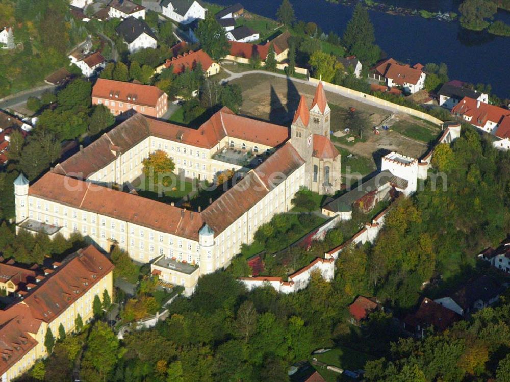 Reichenbach from the bird's eye view: Das Kloster Reichenbach ist ein Kloster der Barmherzigen Brüder in Reichenbach am Regen/Reichenbach in Bayern. Eustachius-Kugler-Str. 2, D-93189 Reichenbach, Telefon: 09 46 4 / 10 - 0 Telefax: 09 46 4 / 10 - 11 7, E-Mail: verwaltung@barmherzige-reichenbach.de