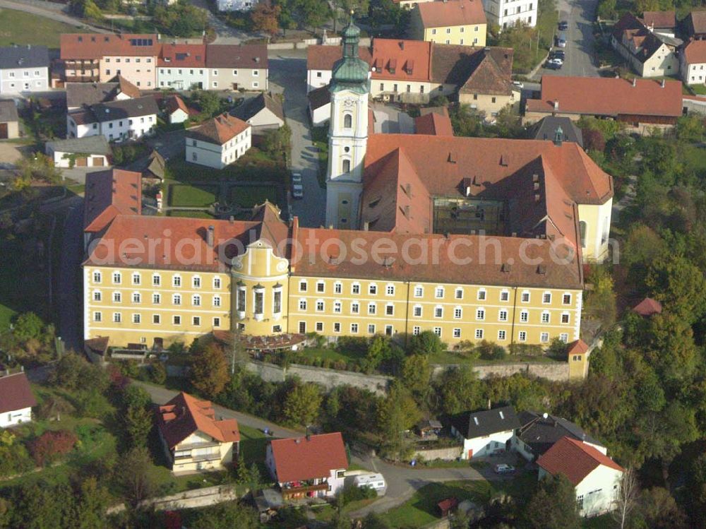 Aerial photograph Walderbach - Romanische Klosterkirche des ehemaligen Zisterzienserklosters (12. Jahrhundert). Seit 1962 beherbergen die Klosteranlagen ein interessantes Kreismuseum. Auskünfte/Führungen: Kath. Pfarramt Walderbach, Adolf-Kolping Str. 3, 93194 Walderbach, Tel: 09464/1491, FAX: 09464/1297