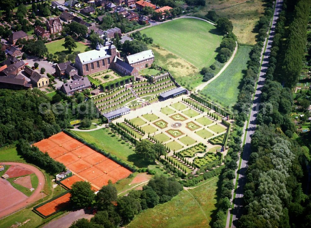 Aerial image Kamp-Lintfort - Monastery grounds and terrace garden of the monastery garden of the Cistercian monastery in Kamp-Lintfort in the state of North Rhine-Westphalia