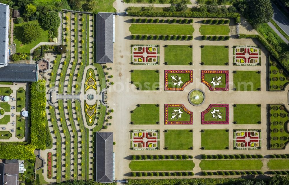 Kamp-Lintfort from the bird's eye view: Monastery grounds and terrace garden of the monastery garden of the Cistercian monastery in Kamp-Lintfort in the state of North Rhine-Westphalia