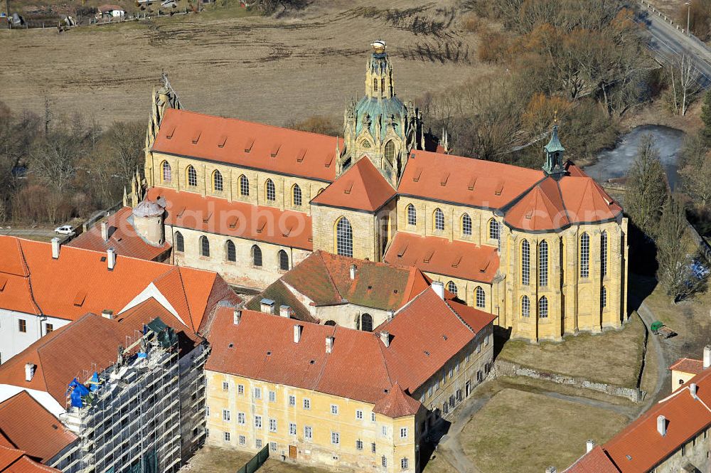 Kladruby / Kladrau from the bird's eye view: Die Klosterkirche Mariä Himmelfahrt an der Straße 193 in Kladruby / Kladrau in der Region Plzensky kraj / Pilsen in der Tschechischen Republick. The abbey / monastery church Mariae Himmelfahrt at the street 193 in Kladruby in the region Plzensky kraj in Czech Republic.