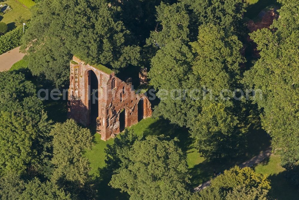 Greifswald OT Wieck from above - Ruins of the monastery Eldena in Wieck, a district of Greifswald on the Bay of Greifswald in Mecklenburg-Western Pomerania