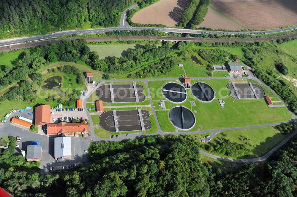 Aerial photograph Eisenach - Klärwerk im Eisenacher Stadtteil Stedtfeld, welches betrieben wird vom Trinkwasser- und Abwasserverband Eisenach-Erbstromtal. Defecator in borough Stedtfeld in Eisenach, which is operated by drinking water- and sanitary district Eisenach-Erbstromtal.