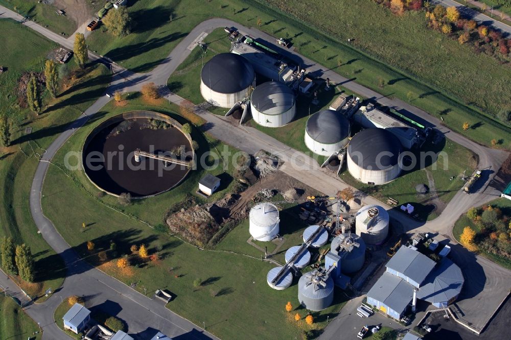 Jena from the bird's eye view: Central wastewater treatment plant Jena- Zwätzen of public utilities Energie Jena Pössneck in Jena in Thuringia