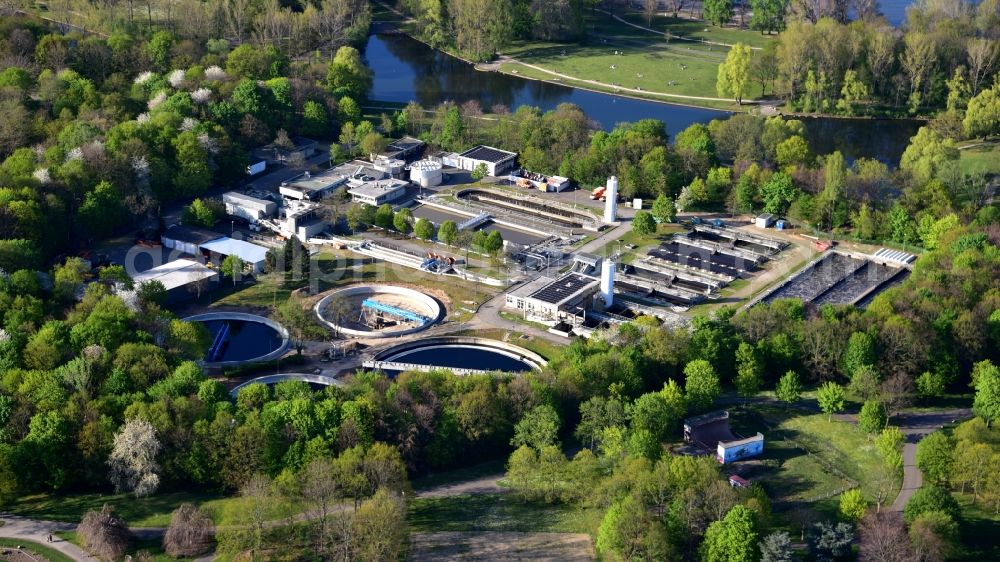 Aerial photograph Bonn - Sewage treatment plant in the Rheinaue in Bonn in the state North Rhine-Westphalia, Germany