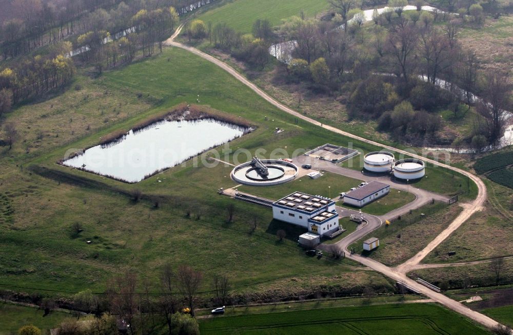 Aerial image Straussfurt - Wastewater treatment plant for waste water treatment on the outskirts of Straussfurt in Thuringia