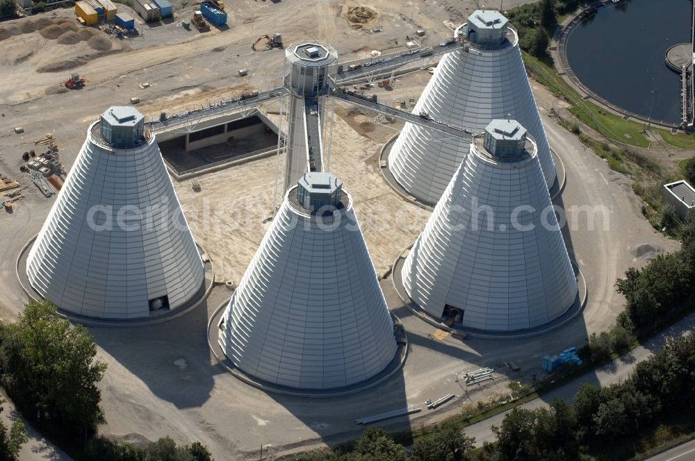 München from above - Construction site for the new building von Faulturm- Anlagen in Klaerwerk Gut Grosslappen of Stadtwerke Muenchen GmbH in the district Schwabing-Freimann in Munich in the state Bavaria, Germany