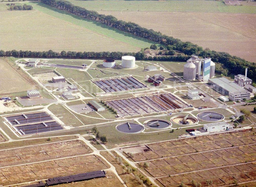 Aerial image Dahlwitz - Hoppegharten / Mönchsheim / BRB - Klärwerk in Mönchsheim / Dahlwitz - Hoppegarten der Berliner Wasserbetriebe