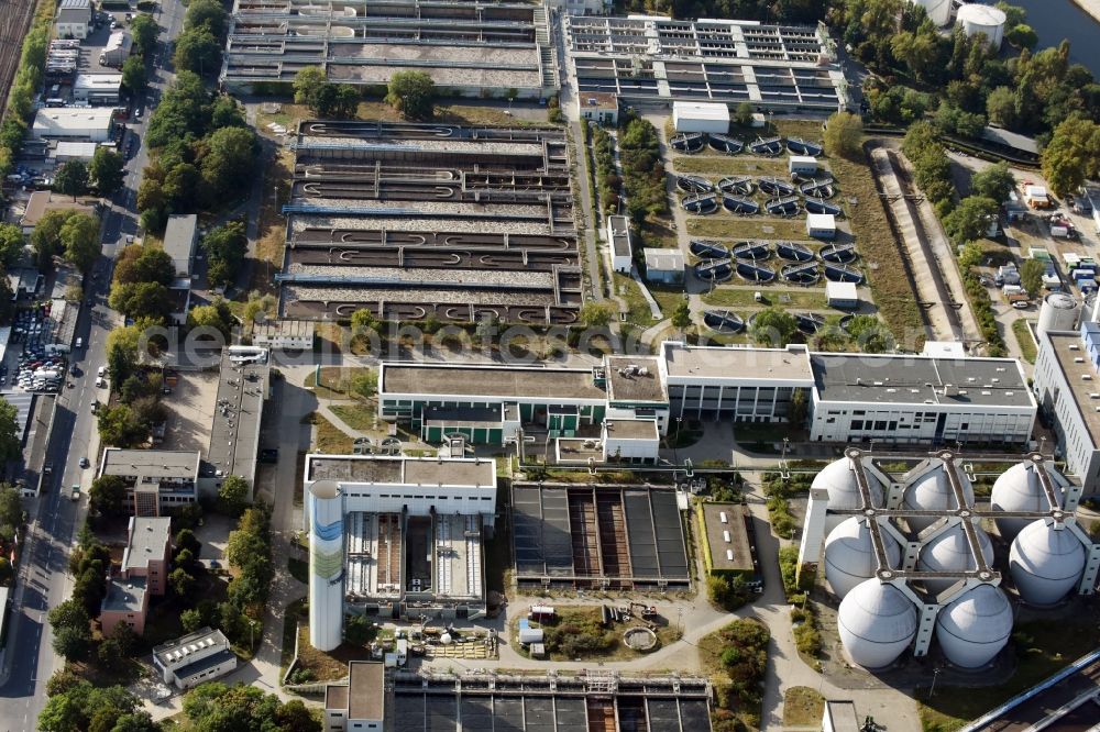 Berlin from the bird's eye view: Sewage works Basin and purification steps for waste water treatment of Berliner Wasserbetriebe destrict Ruhleben in Berlin