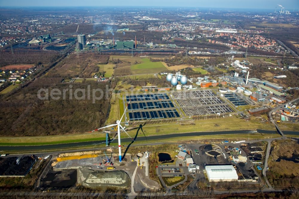 Aerial photograph Bottrop - Sewage works Basin and purification steps for waste water treatment Emschergenossenschaft Klaeranlage Bottrop in Bottrop in the state North Rhine-Westphalia