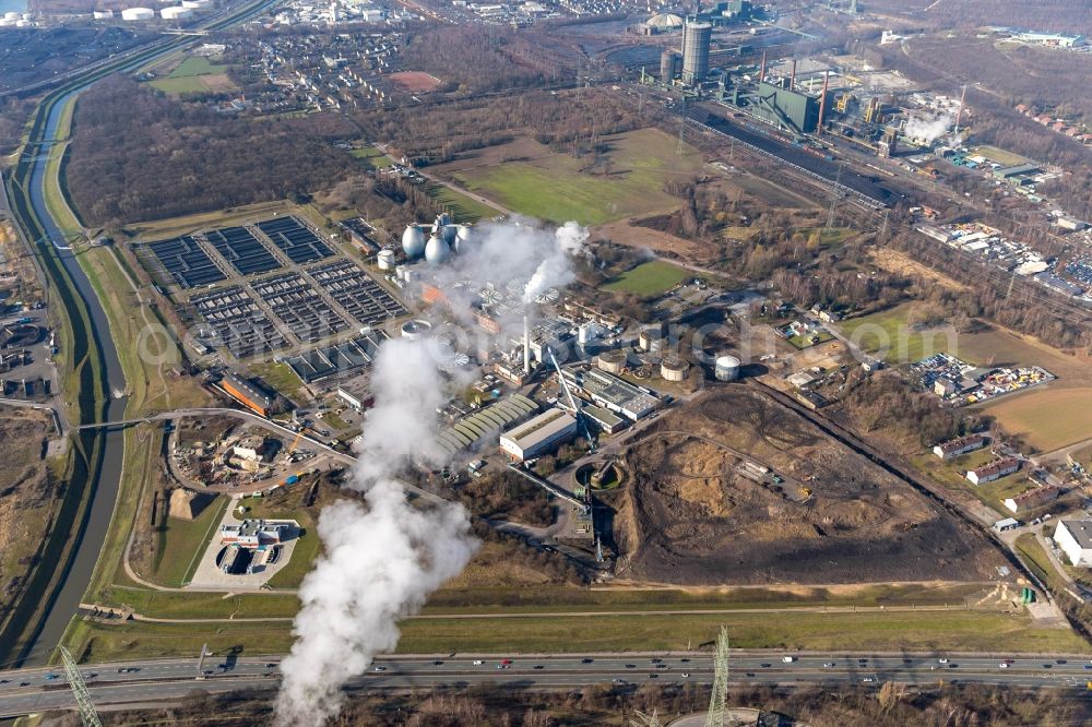 Bottrop from the bird's eye view: Sewage works Basin and purification steps for waste water treatment in Bottrop in the state North Rhine-Westphalia, Germany