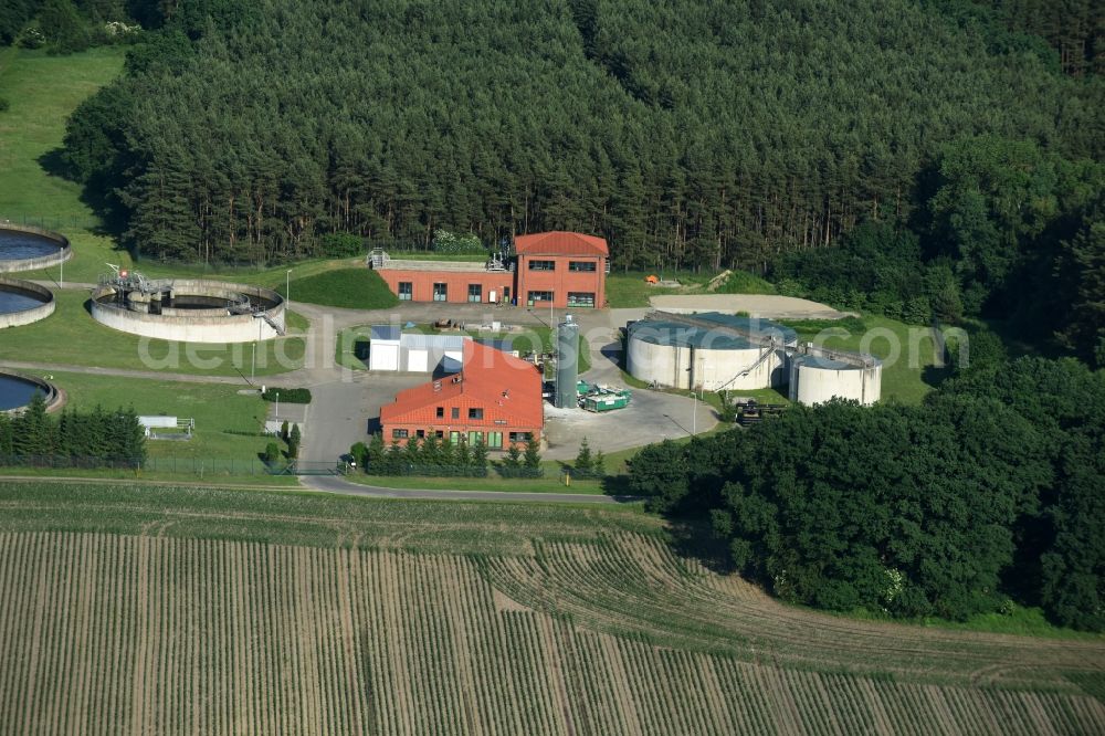 Aerial photograph Cumlosen - Sewage works Basin and purification steps for waste water treatment in Cumlosen in the state Brandenburg