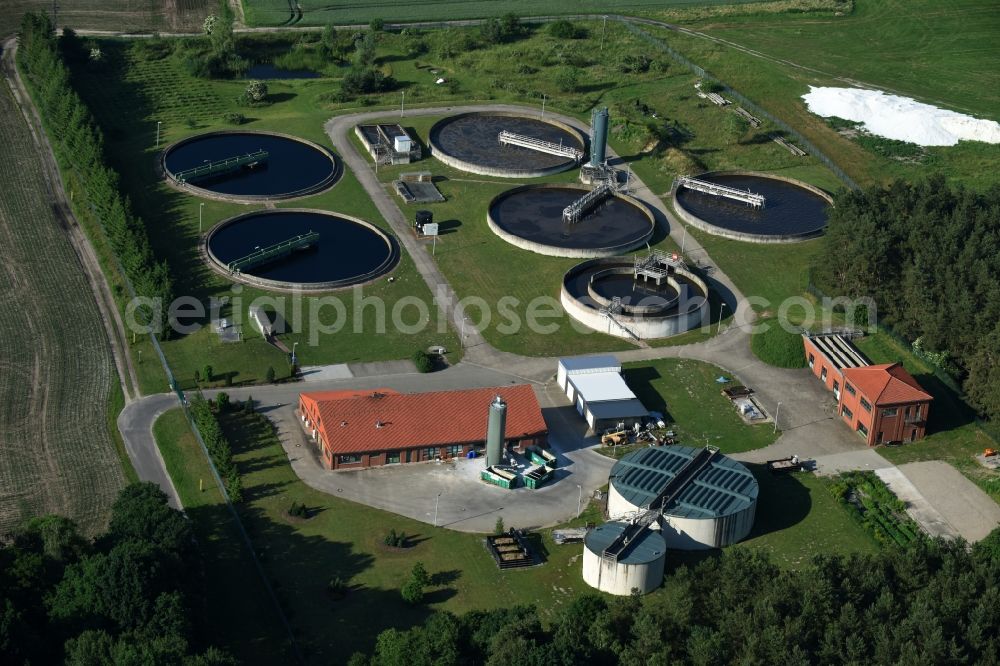 Aerial image Cumlosen - Sewage works Basin and purification steps for waste water treatment in Cumlosen in the state Brandenburg