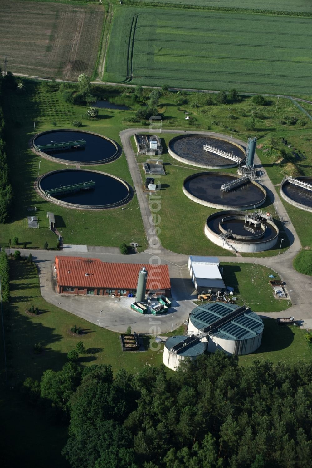 Aerial photograph Cumlosen - Sewage works Basin and purification steps for waste water treatment in Cumlosen in the state Brandenburg