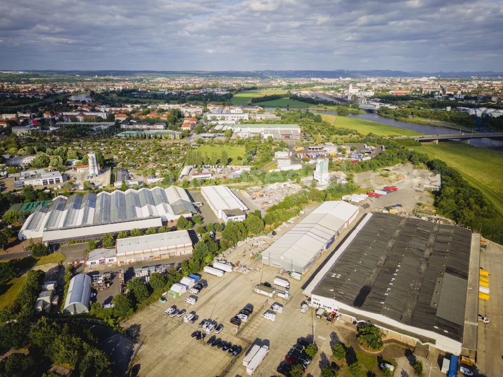 Dresden from the bird's eye view: Sewage works Basin and purification steps for waste water treatment of Stadtentwaesserung Dresden GmbH on street Scharfenberger Strasse in the district Kaditz in Dresden in the state Saxony, Germany