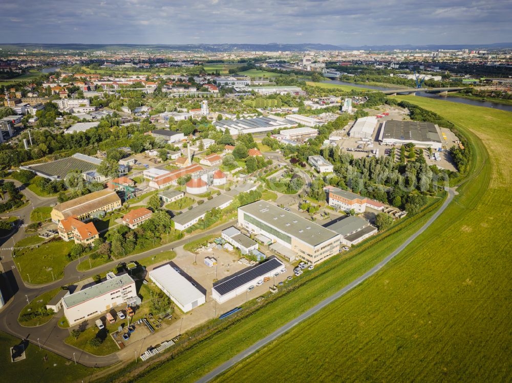 Aerial photograph Dresden - Sewage works Basin and purification steps for waste water treatment of Stadtentwaesserung Dresden GmbH on street Scharfenberger Strasse in the district Kaditz in Dresden in the state Saxony, Germany