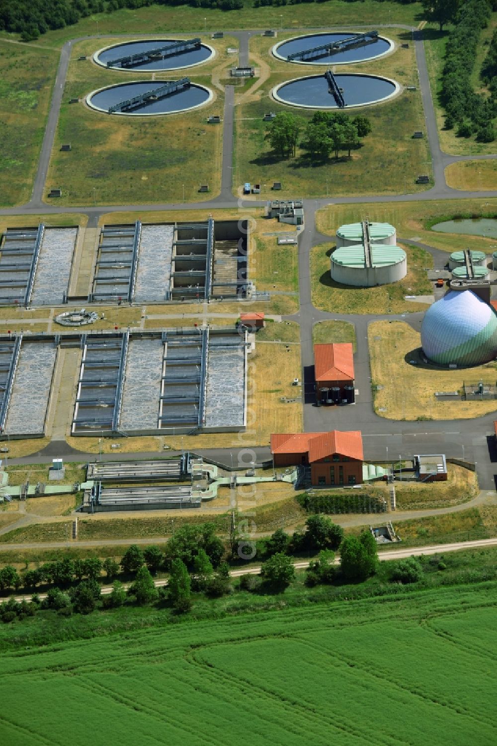 Aerial image Gerwisch - Sewage works Basin and purification steps for waste water treatment Abwassergesellschaft Magdeburg mbH in Gerwisch in the state Saxony-Anhalt