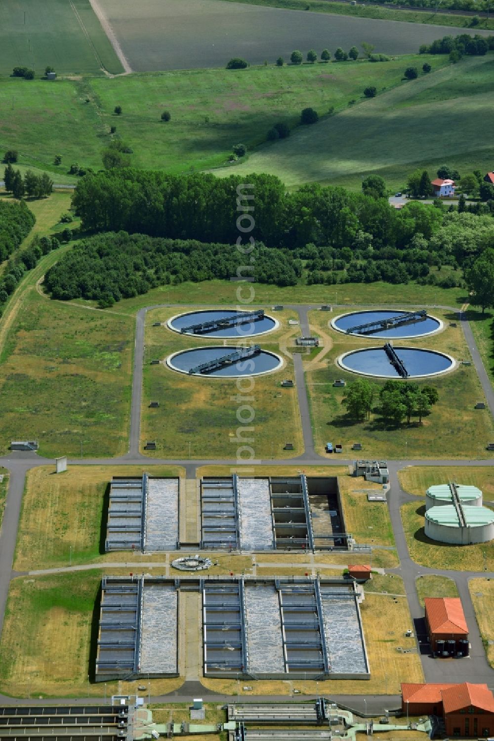 Gerwisch from above - Sewage works Basin and purification steps for waste water treatment Abwassergesellschaft Magdeburg mbH in Gerwisch in the state Saxony-Anhalt