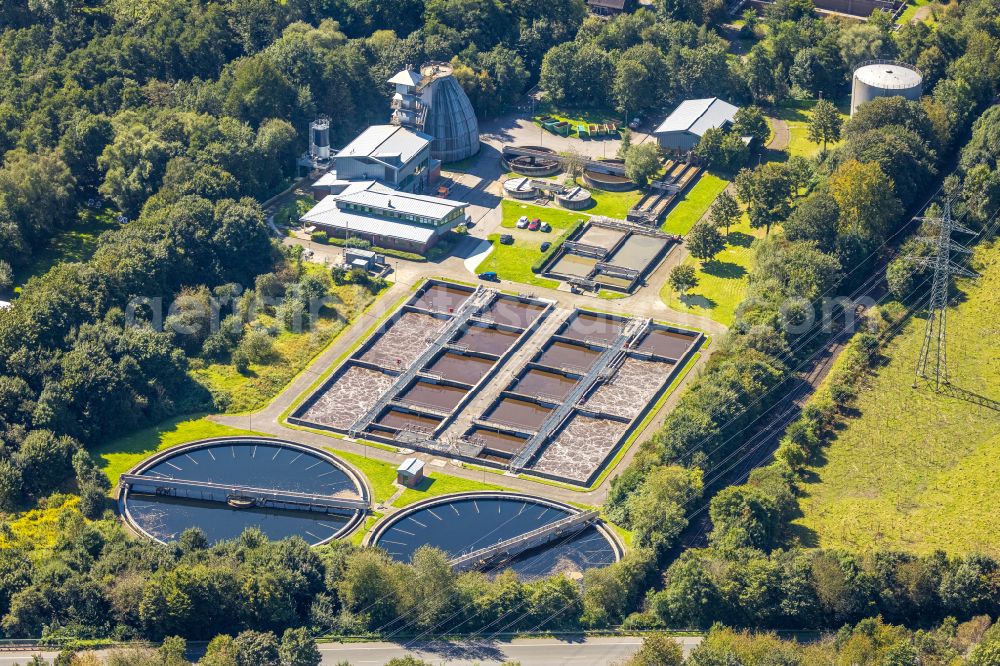 Gevelsberg from above - Sewage works Basin and purification steps for waste water treatment Ruhrverband Klaeranlage Gevelsberg on street Hundeicker Strasse in the district Heck in Gevelsberg at Ruhrgebiet in the state North Rhine-Westphalia, Germany