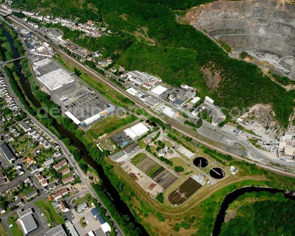 Kirn from the bird's eye view: Sewage works Basin and purification steps for waste water treatment on Industriestrasse in Kirn in the state Rhineland-Palatinate, Germany