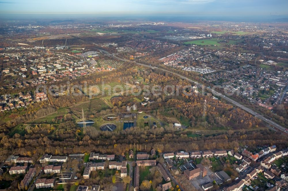 Aerial image Duisburg - Sewage works Basin and purification steps for waste water treatment Duisburg Kleine Emscher in the district Walsum in Duisburg in the state North Rhine-Westphalia