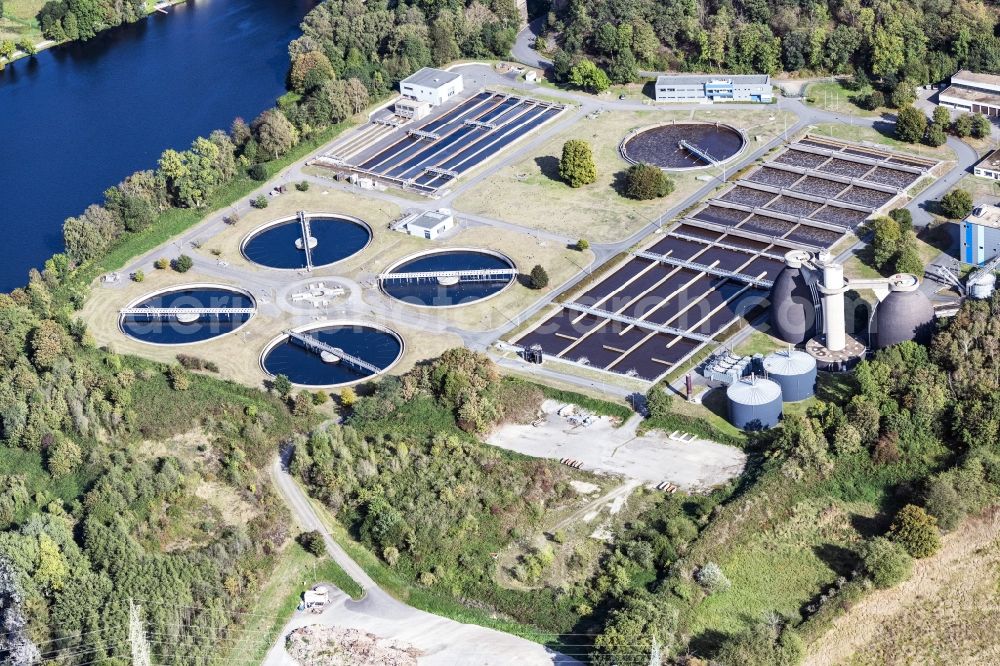 Aerial photograph Hagen - Sewage works Basin and purification steps for waste water treatment of Klaeranlage Hagen in Hagen in the state North Rhine-Westphalia, Germany